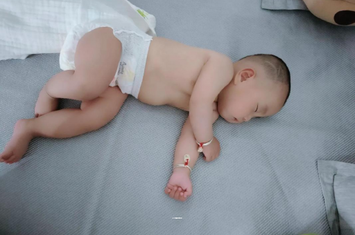 钟祥怀孕多久肚子会胀气
